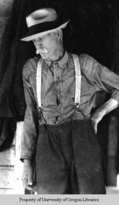 Uncle Leo Medcalf, basket maker, Soluda, N.C.