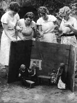 Ritchie girls with marionettes