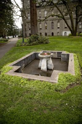 Class of 1913 Fountain, University of Oregon (Eugene, Oregon)