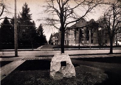 Sundial, University of Oregon (Eugene, Oregon)